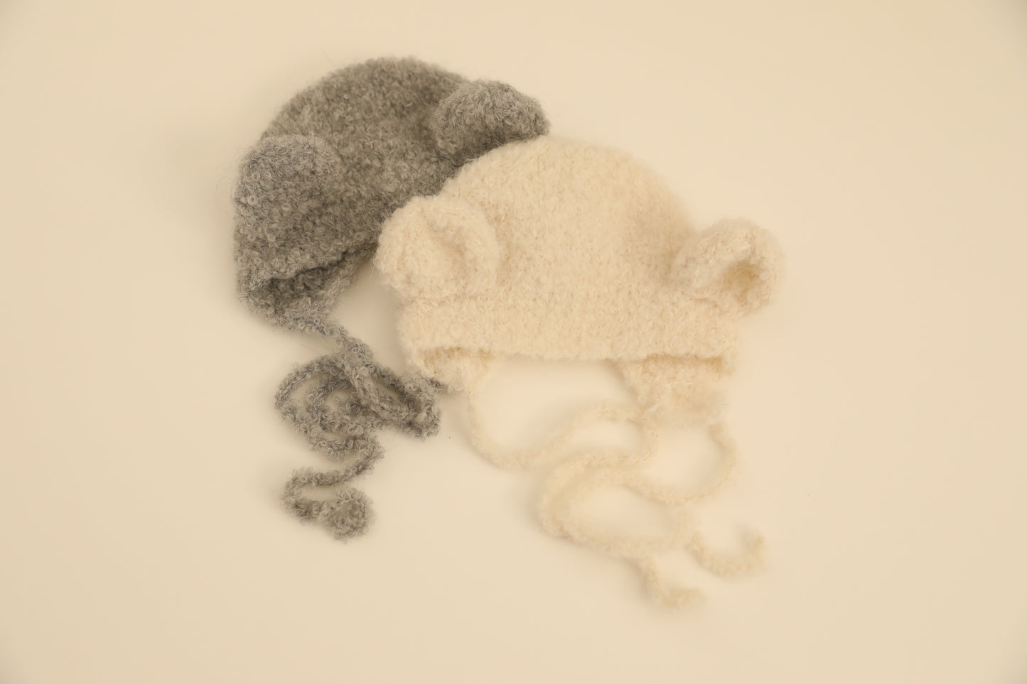 RTS! Set of 2 Boucle bear bonnets