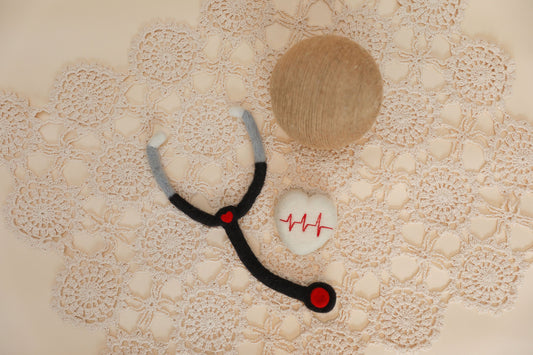 MADE TO ORDER! Felted stethoscope | Newborn photo props Doctor's medical props Baby wool stethoscope Wool Heart