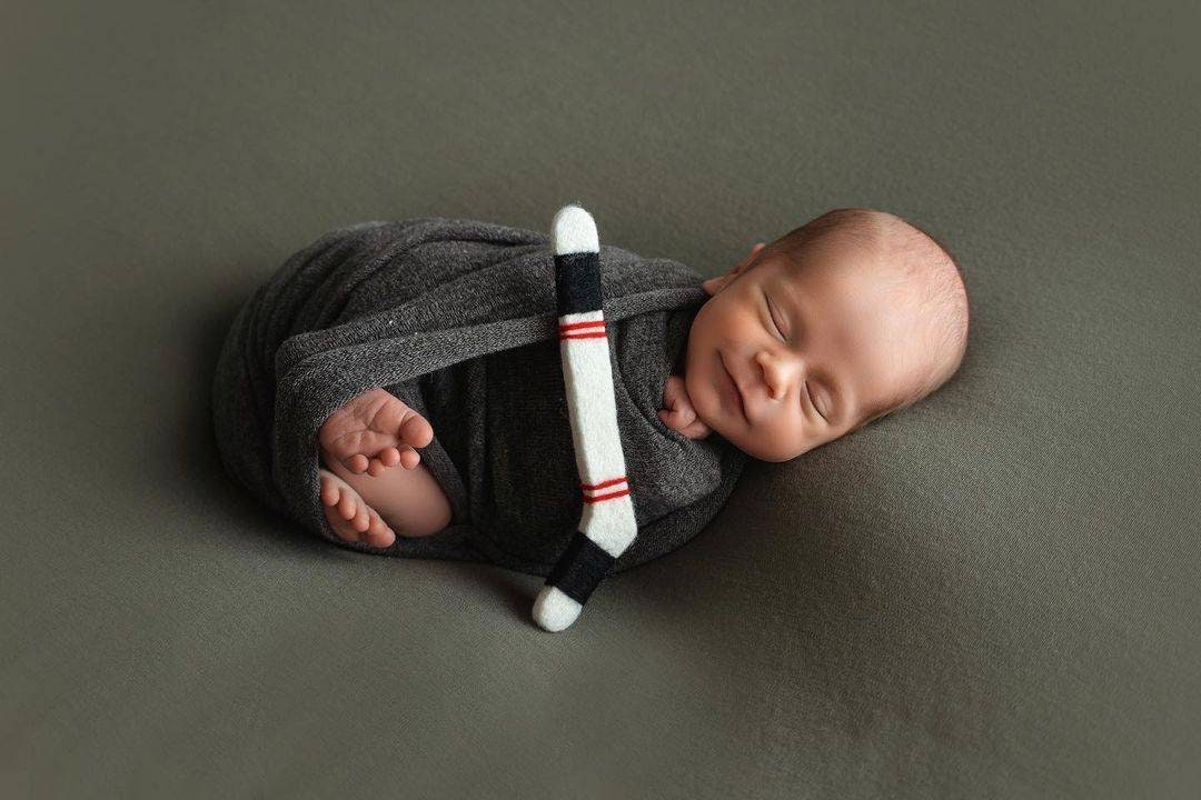 MADE TO ORDER! Felted hockey set