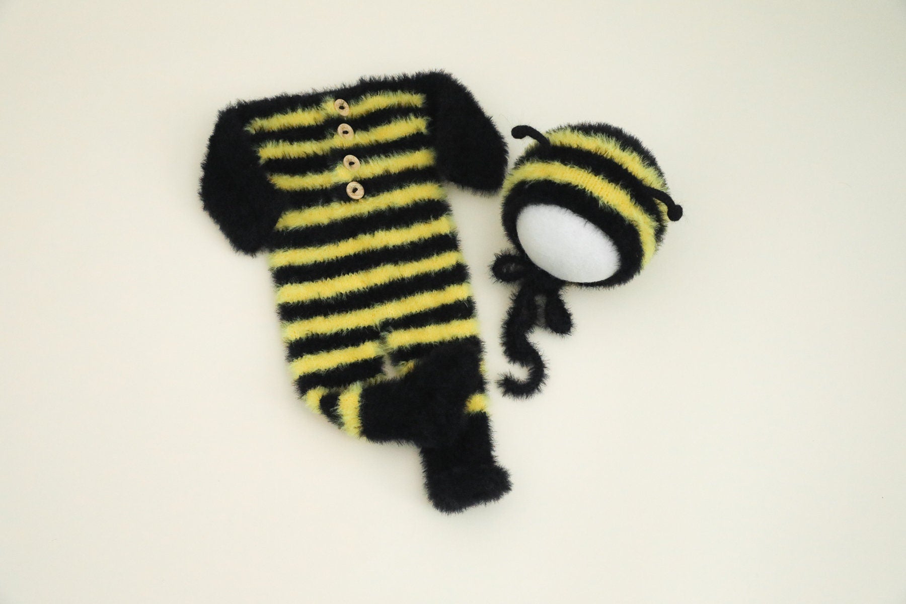 RTS! Fuzzy bee outfit