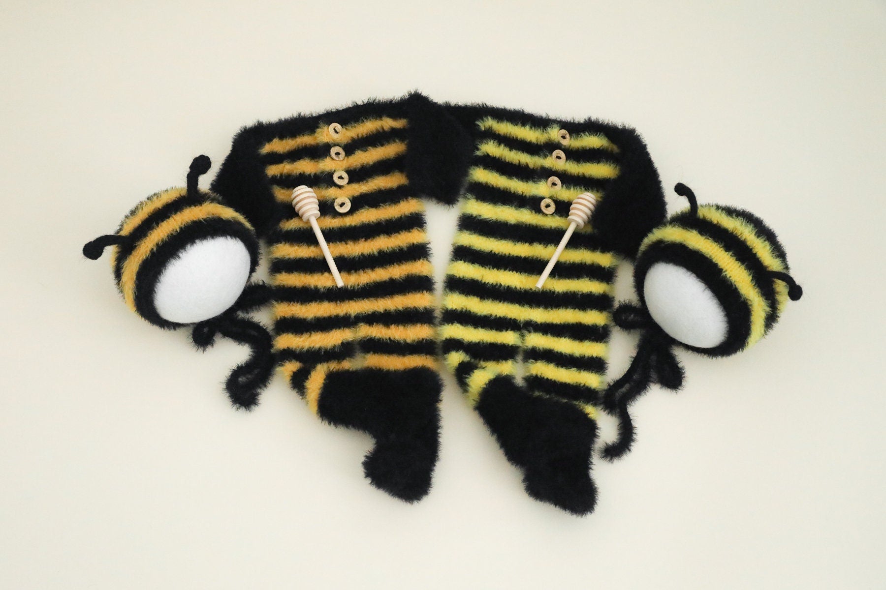 RTS! Fuzzy bee outfit