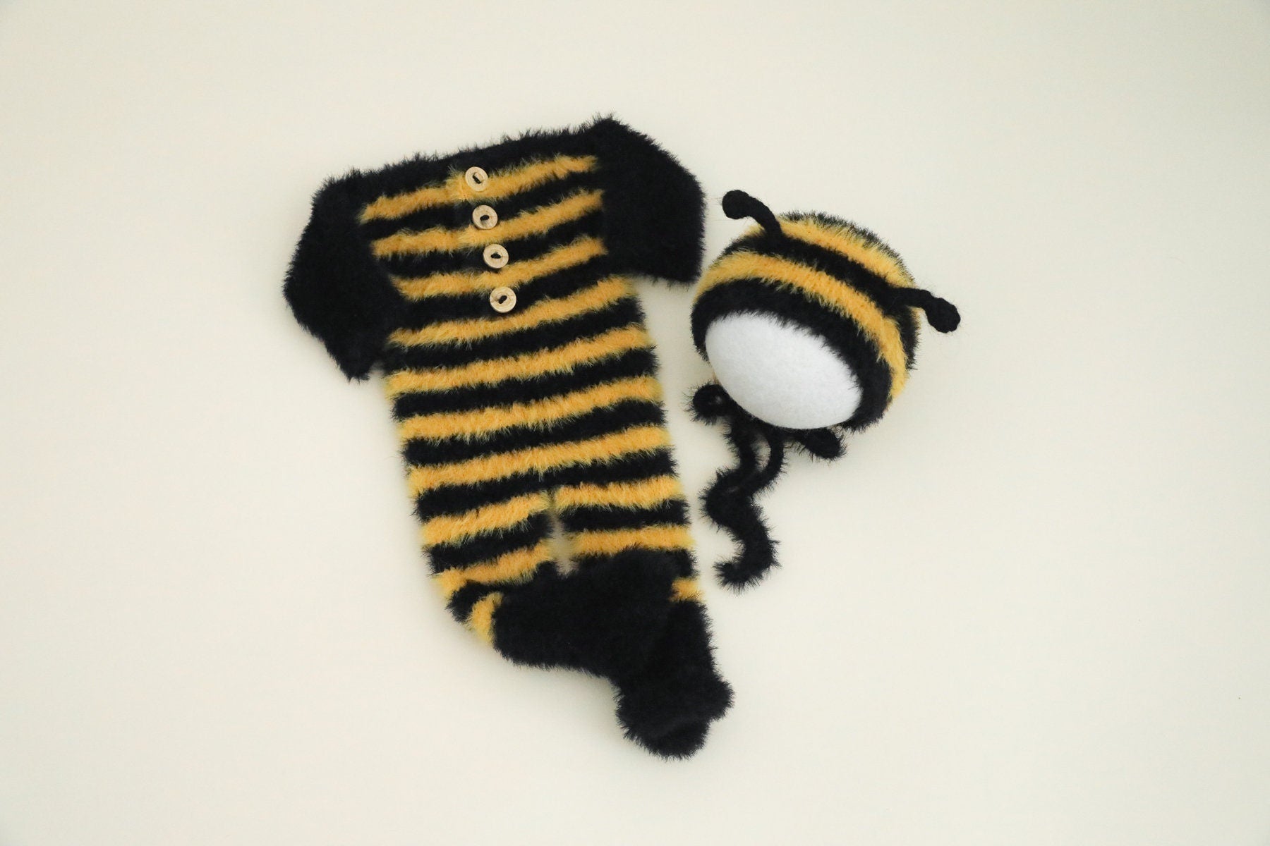 RTS! Fuzzy bee outfit