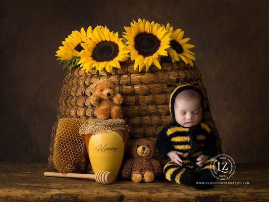 RTS! Fuzzy bee outfit