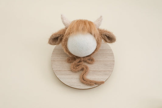 CUSTOM LISTING for Madisen! Knitted highland cow bonnet, size for 4 months old baby