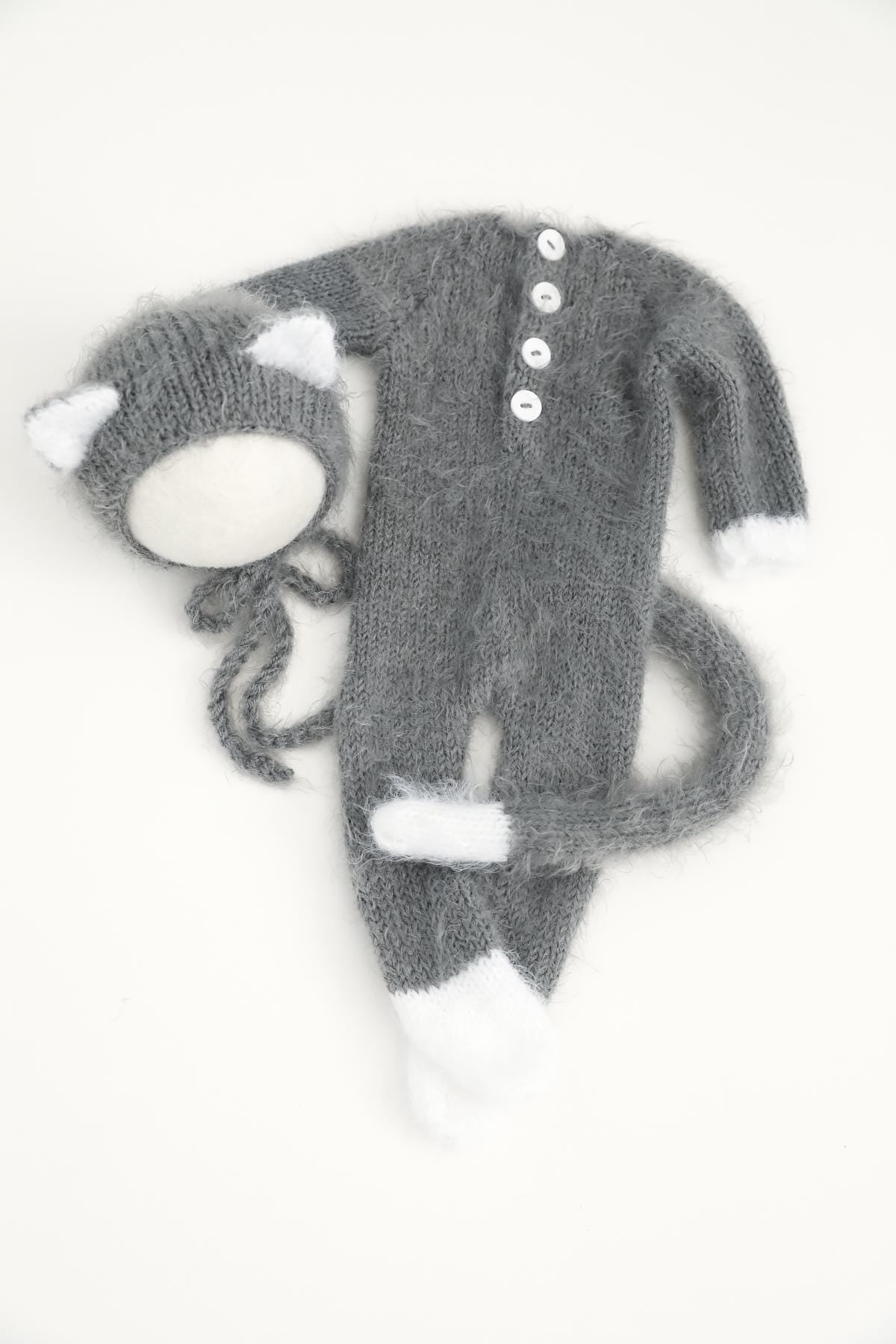 RTS! Fuzzy kitten outfit