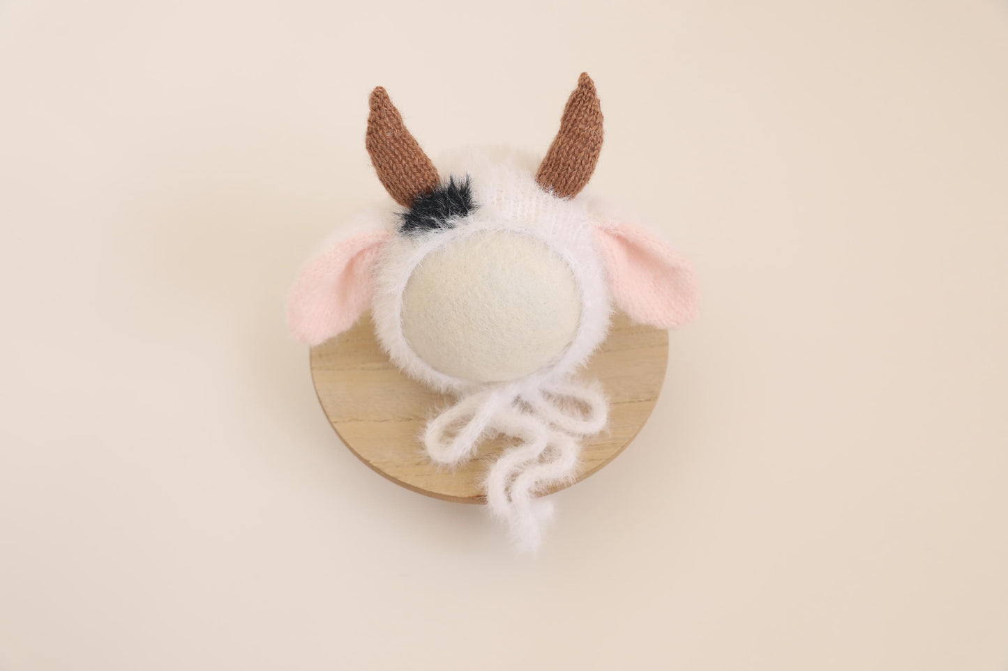 RTS! Fuzzy cow outfit | Cow costume Newborn photography props Newborn knitted baby cow footed romper bonnet set White cow outfit