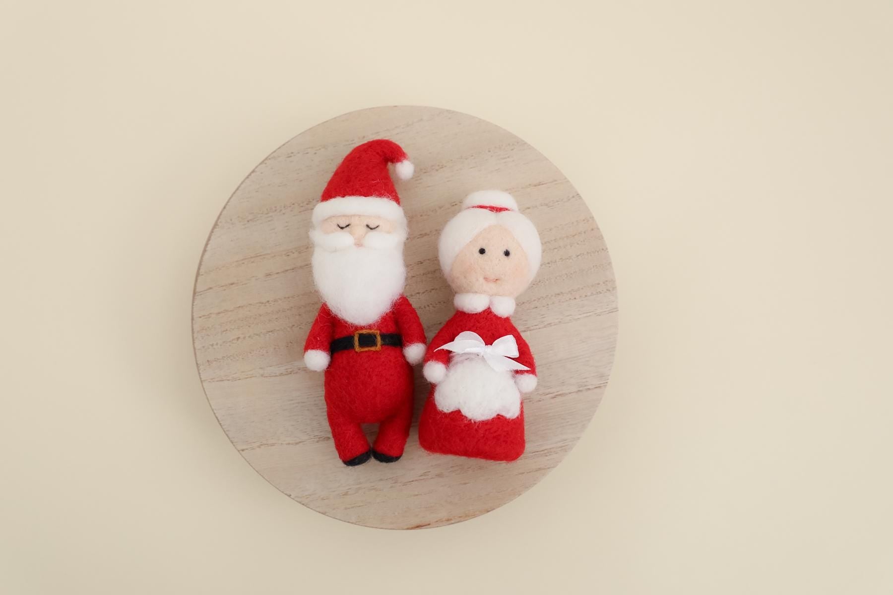MADE TO ORDER! Felted Santa Claus and Mrs Claus toys