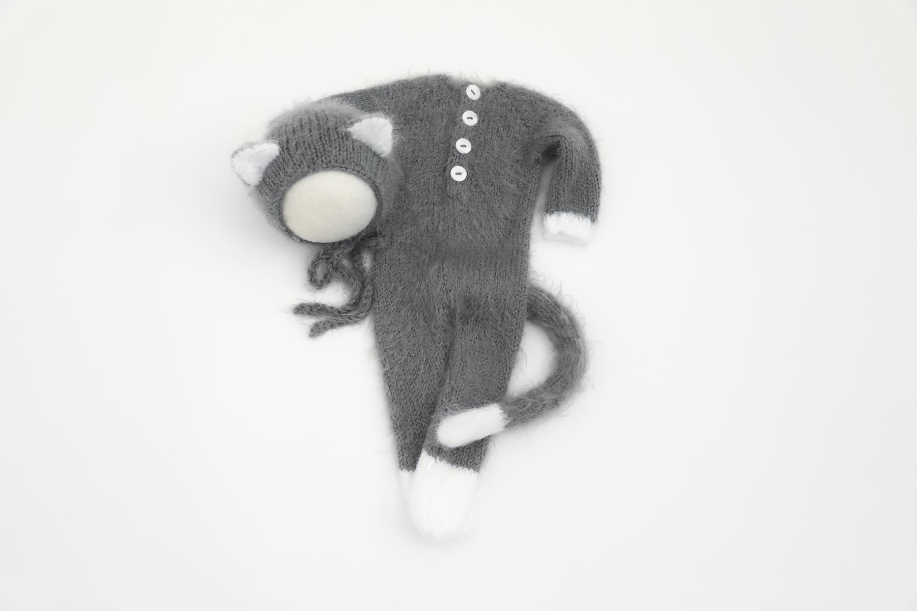 RTS! Fuzzy kitten outfit