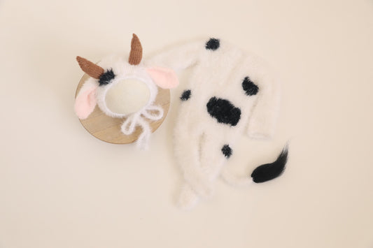 RTS! Fuzzy cow outfit | Cow costume Newborn photography props Newborn knitted baby cow footed romper bonnet set White cow outfit