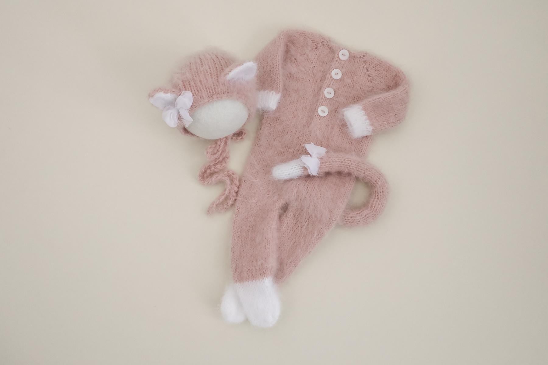 RTS! Fuzzy kitten outfit