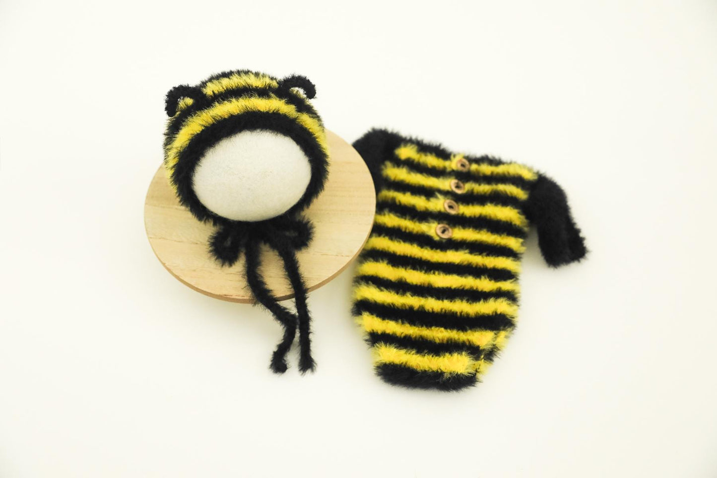 RTS! Fuzzy bee outfit | Newborn photography props Baby bumble bee footless romper bonnet set Newborn knitted bumblebee outfit
